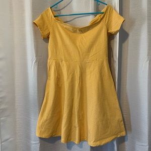 NWT Old Navy yellow off the shoulder dress